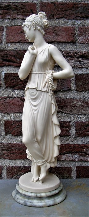 Featured image of post Selene Greek Goddess Statue : Statue of the greek goddess selene | statue.