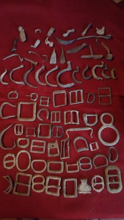Oud-Romeins Brons fibulas romanas hebillas y utiles - 2.5 - 6 cm - (74)