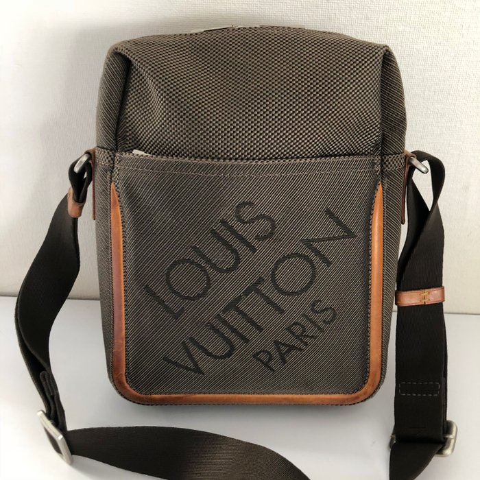 Louis Vuitton - Geant Citadin MM Crossbody Bag - Catawiki