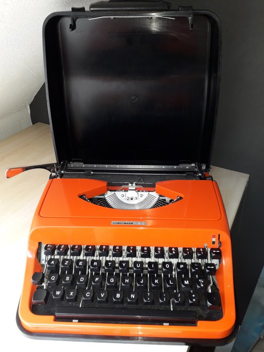 Typewriter, UNDERWOOD 130
