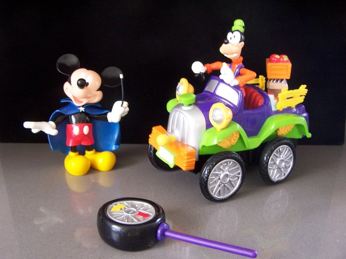 Disney - Mattel Goofy Jalopy Bumpy Ride  - Remote Control Car - Mickey tovenaar - 2000