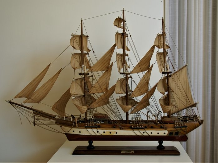 Beautiful large Clipper Ship Siglo XIX wooden model sailing ship 40 years old.