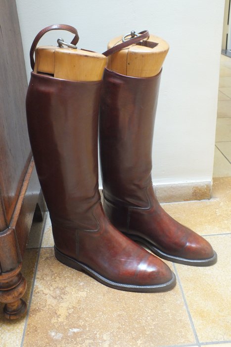 chestnut riding boots