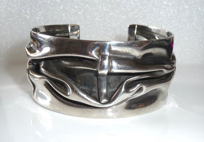 Bracelet 925 silver handmade by Jacques Moniquet France - artist of the Provence 54 grams; No reserve price