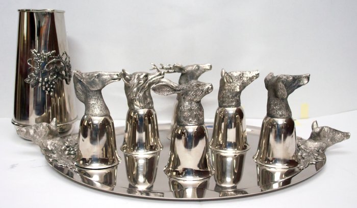Servizio da collezione, bicchieri della staffa con basi raffiguranti teste di animali differenti - XX secolo (8)