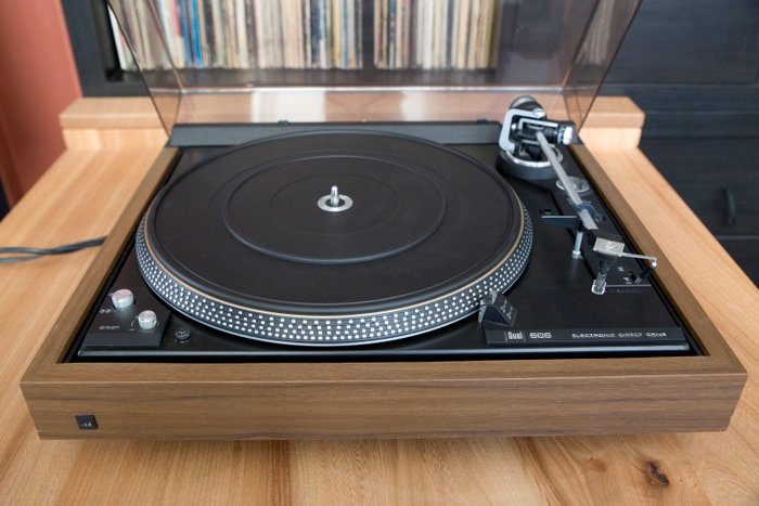 Dual CS-606 semiautomatic Direct Drive turntable from 1979-80