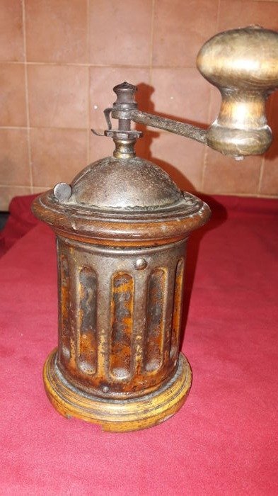 Coffee grinder, 1940s/1950s