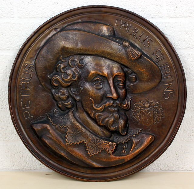 Petrus Paulus Rubens - Groot koperen wandbord in reliëf - Gesigneerd - 64 cm 