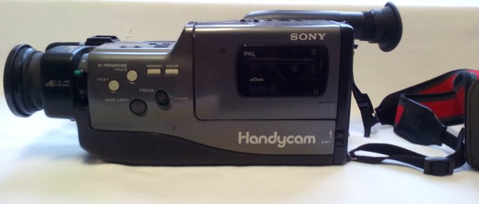 Handycam Sony - Video 8 CCD-F330E - Fine anni '80