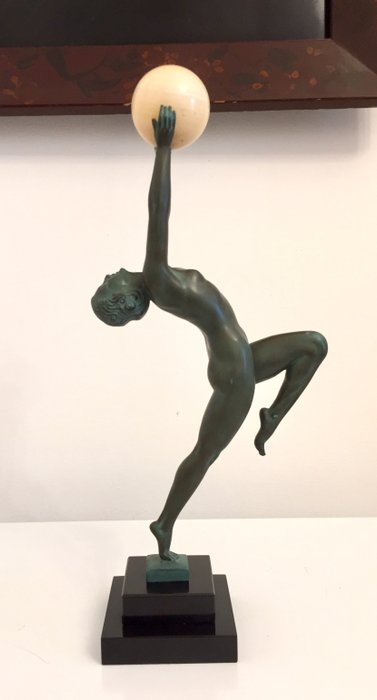 Max Le Verrier - Art Deco Ball Dancer Sculpture - “Jeu”