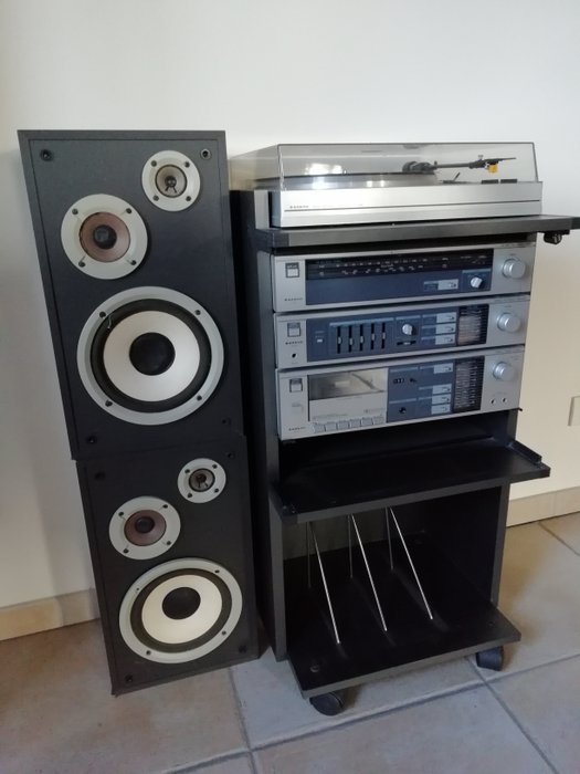 Sanyo complete stereo system