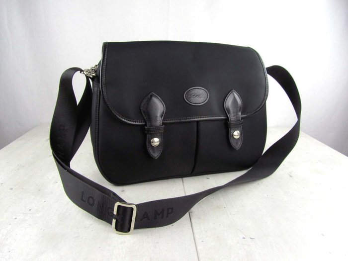 longchamp leather messenger bag