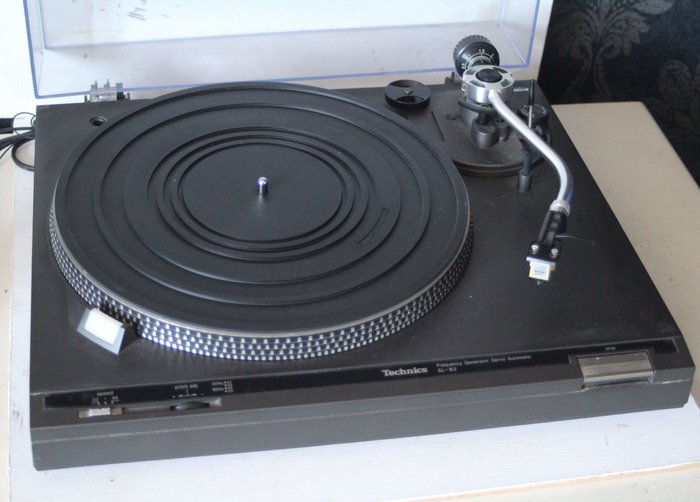 Technics SL-B2 record player