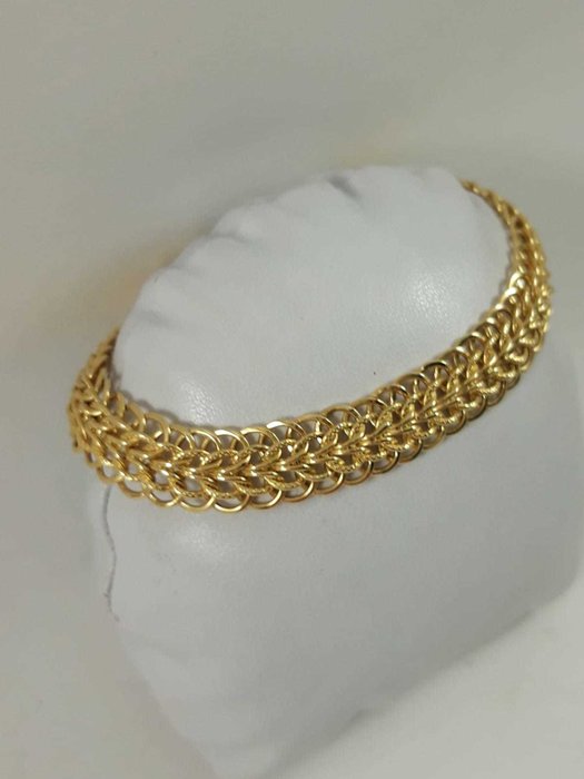 Women's 18K Yellow-Gold 'L'Indiana' Bracelet Weight: 8.8g
Length: 20cm