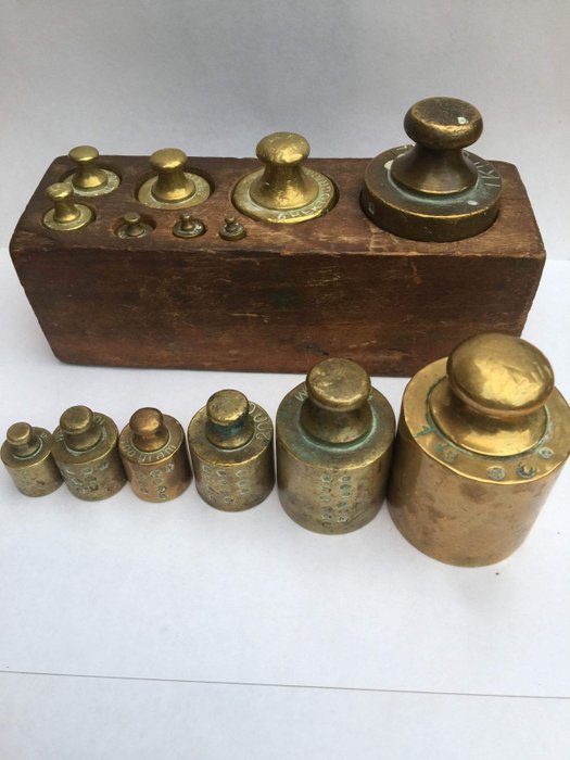 14 Antique brass weights