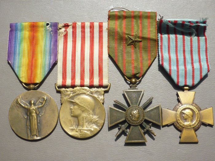 1918 FRANCE Lot de 4 rubans NEUFS pour Médailles militaires 1914 