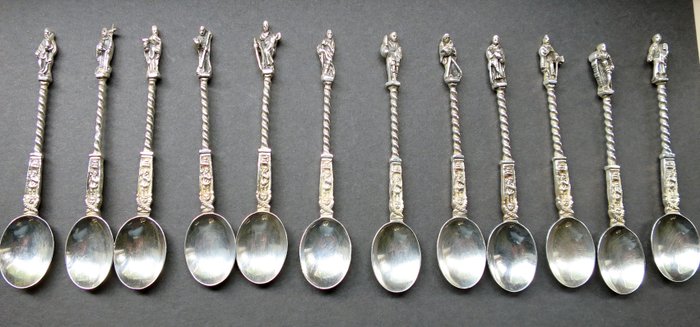 Set of 12 antique silver apostle spoons early 20th century