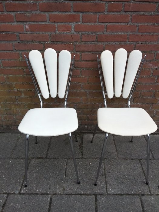Tubmenager sa Ranger - 2 vinyl kitchen chairs