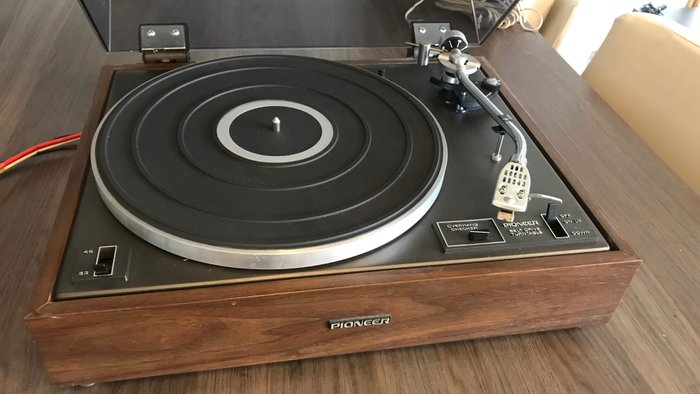 Pioneer “PL 12D” record player