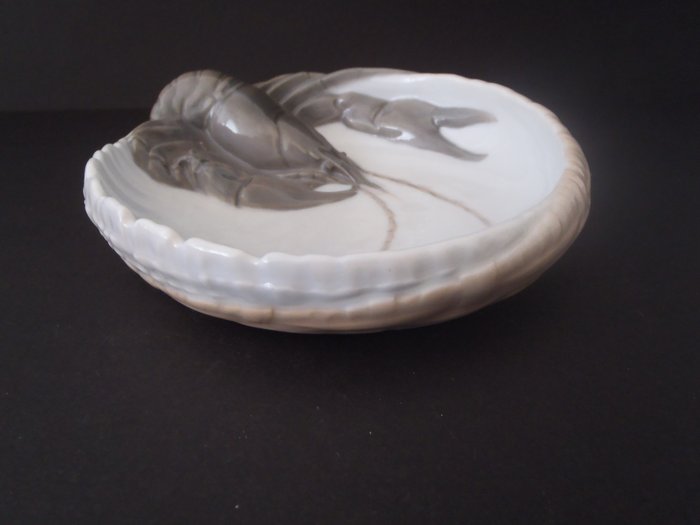 Royal Copenhagen porcelain dish with lobster - Catawiki