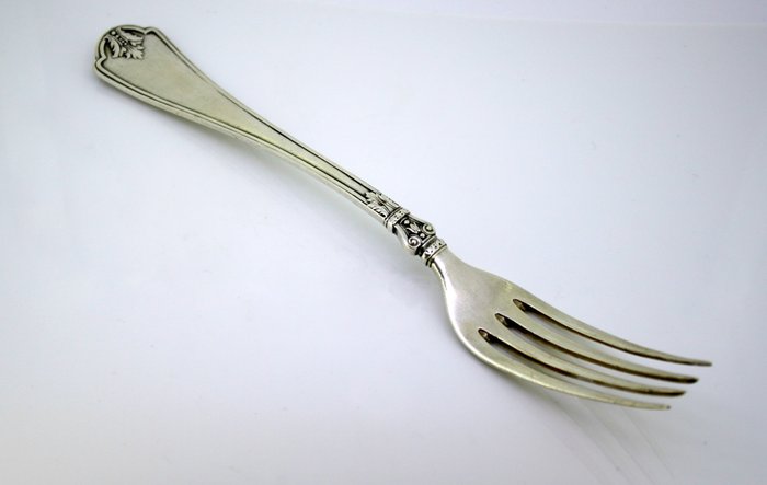 Silver fork leo wood