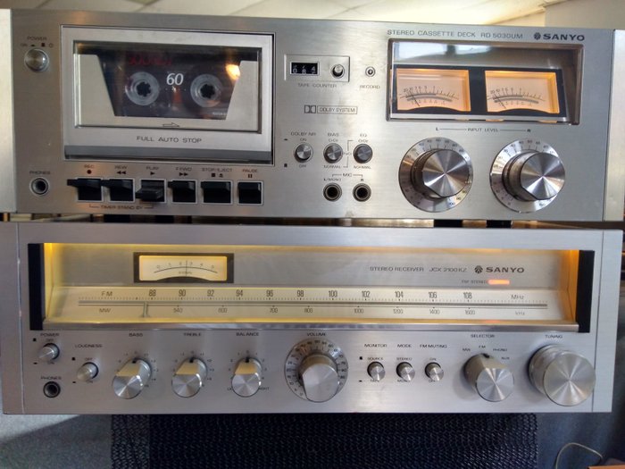 Truly beautiful Sanyo set, unique in this state! JCX 2100 KZ receiver and RD 5030 UM cassette deck, in wood case!!