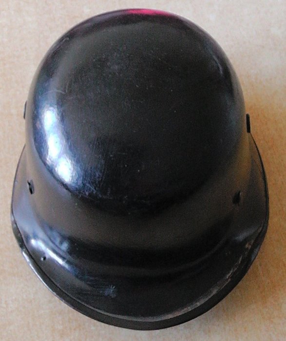 German parade helmet in black vulcanized fibre - complete original WW2