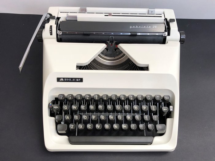 Adler Gabriele 25 Portable Typewriter