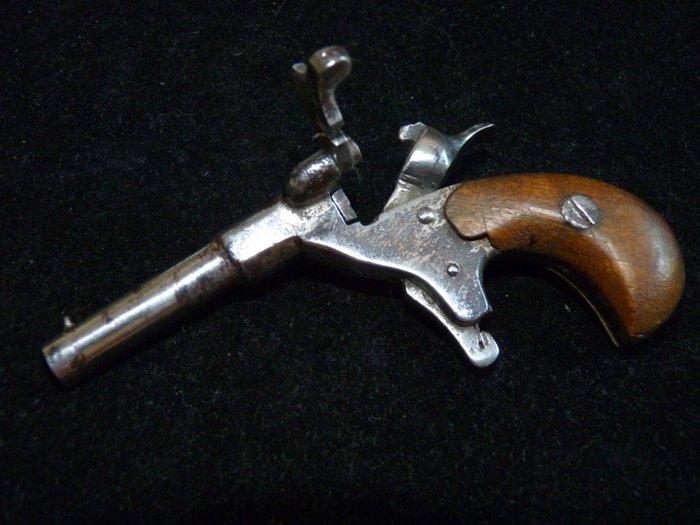 Antiek Duits 6mm flobert pistooltje met keurstempels,19e eeuw.
