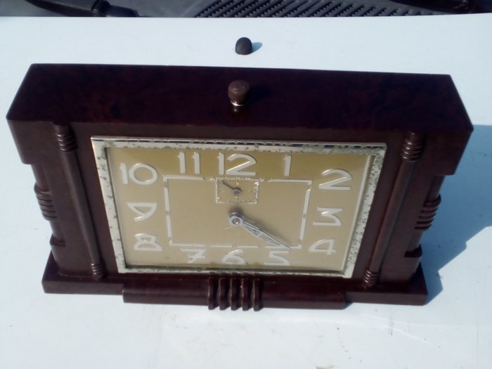 Vintage large Art Deco alarm clock in bakelite, brand JAPY Made in France