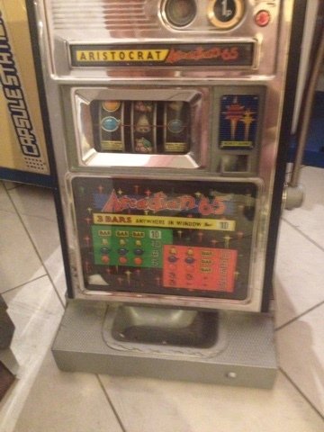 ARISTOCRAT slot machine, Arcadian 65 model from the 1960s