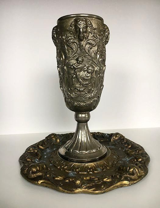 Very beautiful ornamental cup and bowl - 90% Peltrato - Greek-Roman style