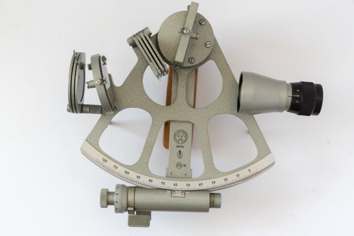 Freiberger drum sextant - serial number 68690 from 1969.