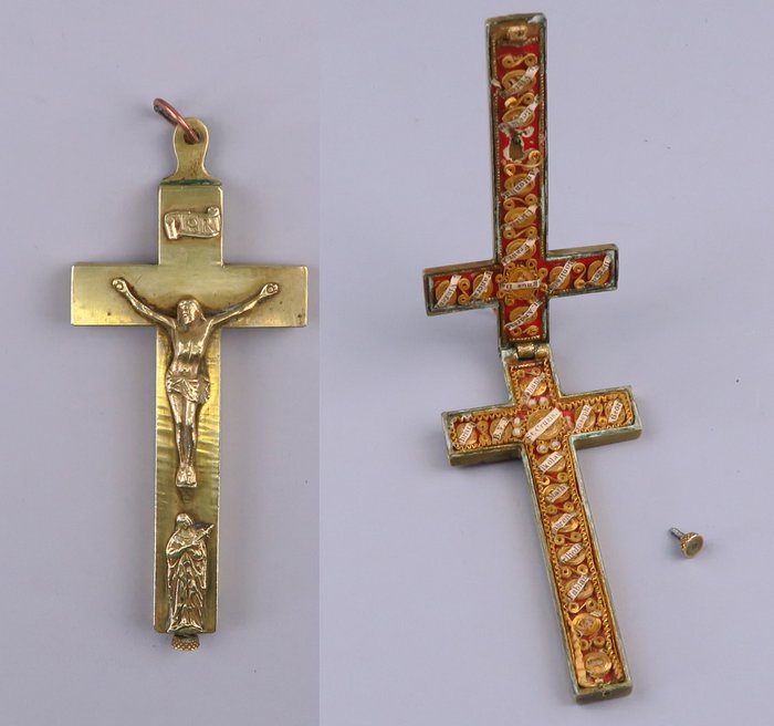Antiek Messing Relikwie, Multi Reliek met Heilig Kruis Reliek - Borst kruis.  - 19de eeuw.