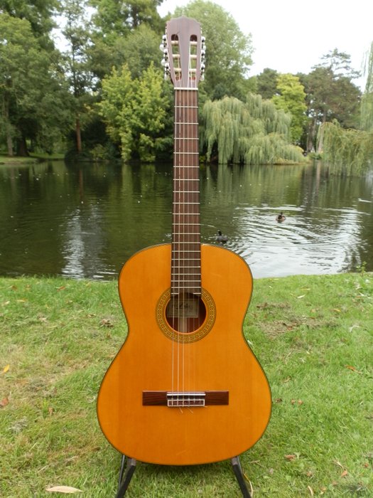 Classical guitar - Aria - Model AK-50 - Made in China