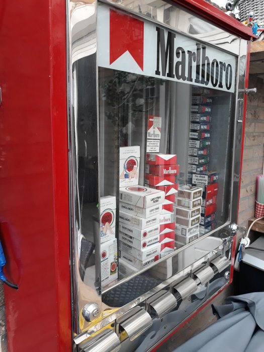 marlboro single cigarette vending machine