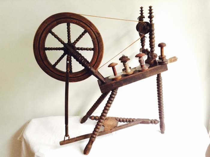 Old-Dutch spinning wheel