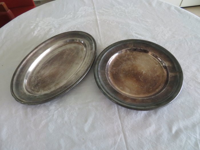 Wiskemann - 2 silver trays - oval and round - first half 20h century- marked
