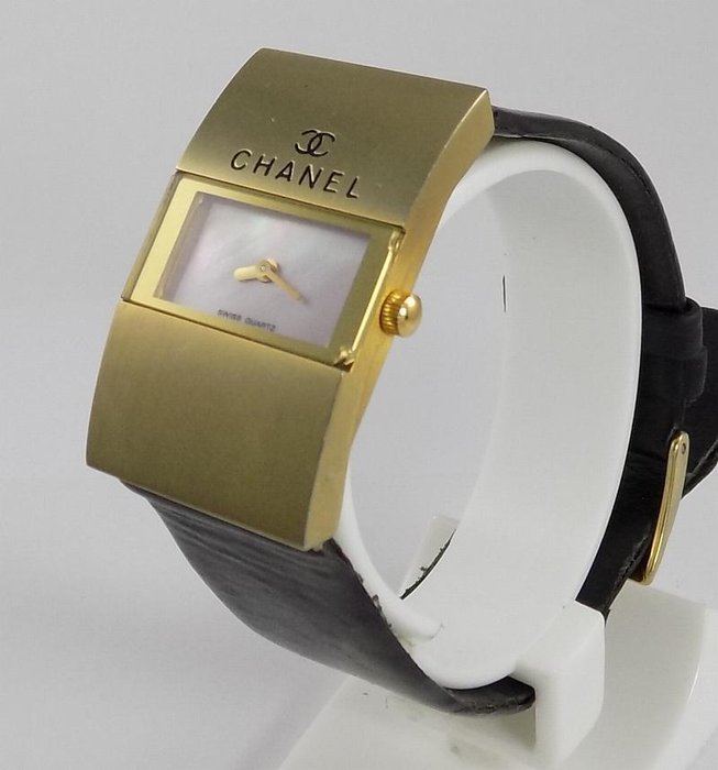 Chanel - Mother of Pearl Dial - Big - auction online Catawiki
