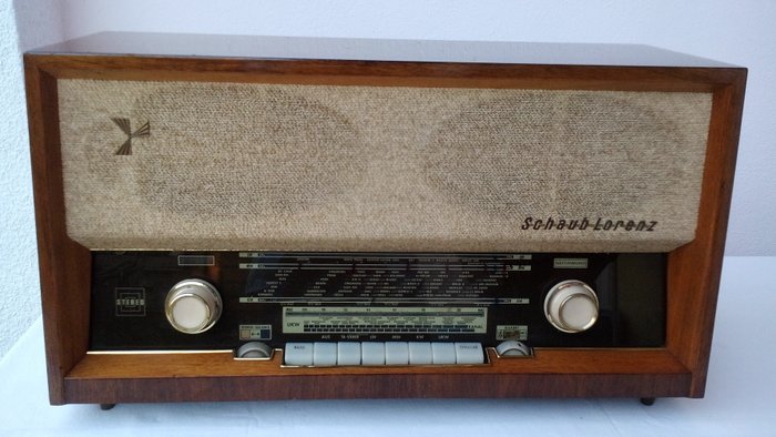 Valve radio Schaub-Lorenz model Goldsuper Stereo 20 type 38412 - 1960s
