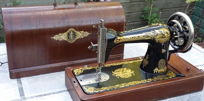 Singer Singer 15K sewing machine - 1921 - metaal en hout