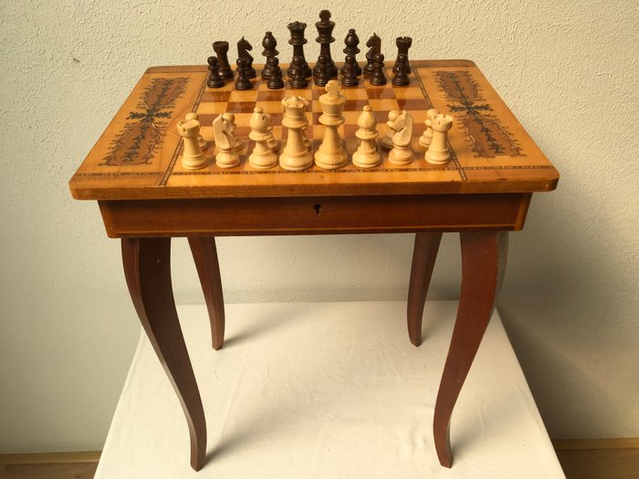 Stół szachowy Premilux z muzyką - Drewno