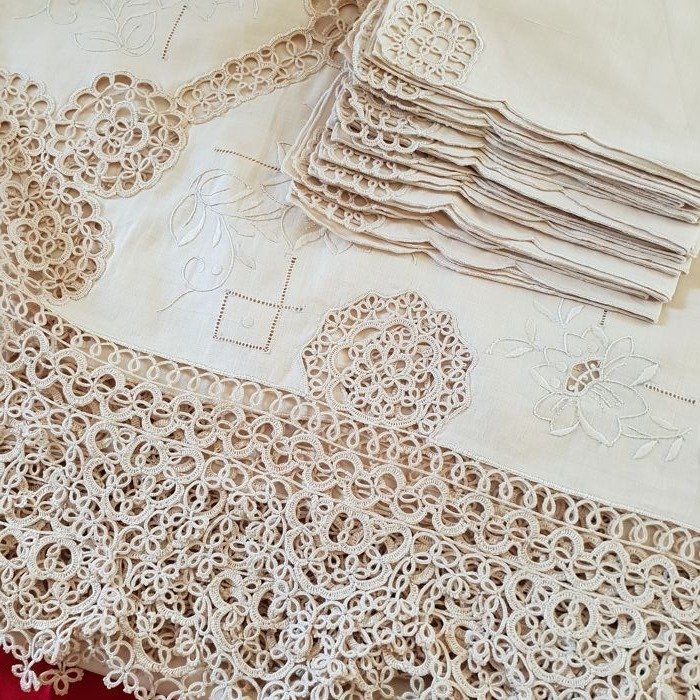 Antique tablecloth in pure linen, needle tatting 2 years of work. Precious.