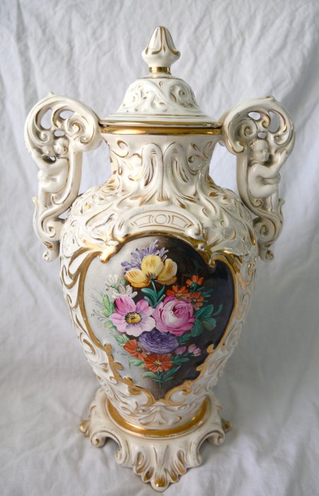 Capodimonte - Ceramic vase - Title: “Fiori Fiamminghi”
