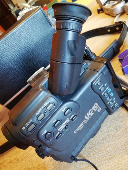CANON UC10 8MM video camcorder in case secret service 