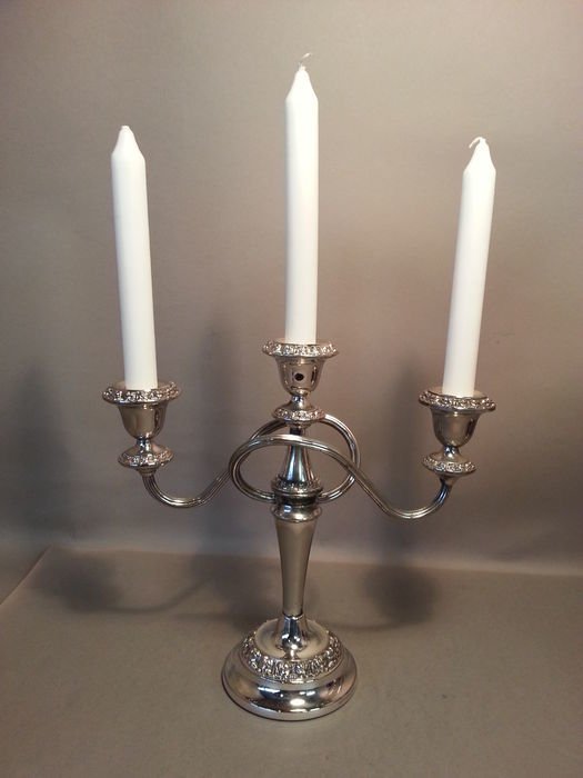 Versilberter Ianthe Kerzenständer - Versilbert - Großbritannien - 1900-1949