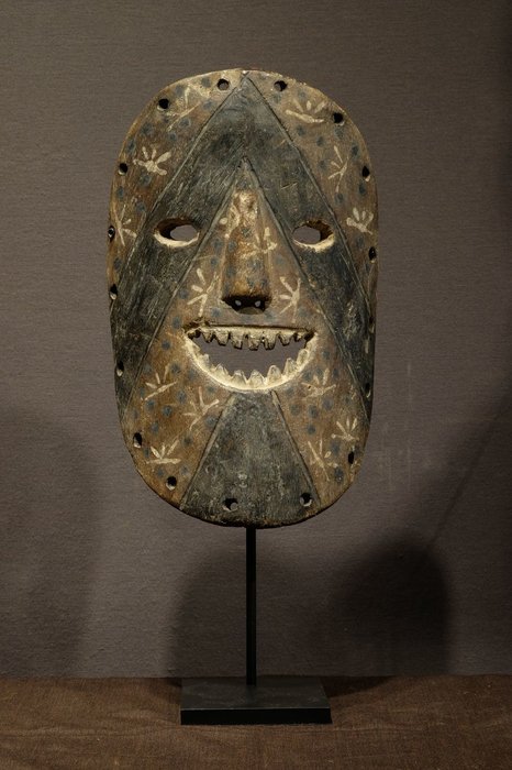 Ituri mask from the pygmies - Provenance  Peter Westerdijk  collection. 