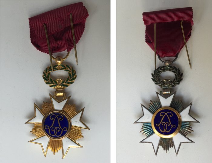 2 Medals Knight in the Order of the Crown