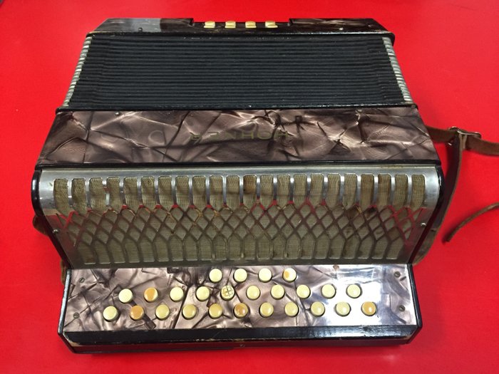 Hohner Liliput accordion