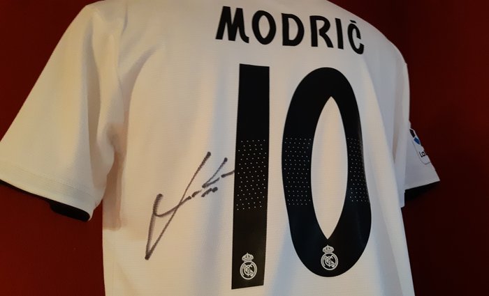 Luka Modric ‘The Best’ Real Madrid shirt Autograph + Photo proof